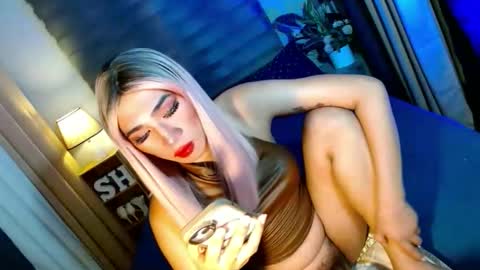 MISS SHANE online show from 11-29-25, 06:44