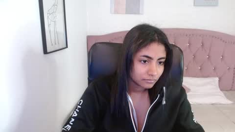 Snapshot of shaneelle chatting on 10-18-25, 03:09 shanelle online show from 10-18-25, 03:09