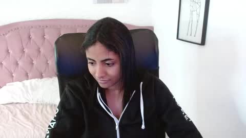 Snapshot of shaneelle chatting on 11-08-25, 03:23 shanelle online show from 11-08-25, 03:23