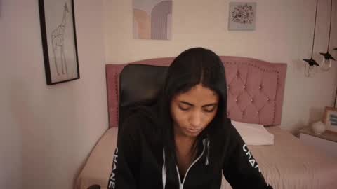 Snapshot of shaneelle chatting on 11-20-25, 03:07 shanelle online show from 11-20-25, 03:07