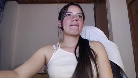 Snapshot of shanel_lozano chatting on 09-15-25, 05:18 shanel_lozano online show from 09-15-25, 05:18