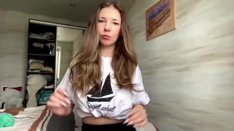 Snapshot of shanikaterwey chatting on 02-02-26, 07:51 Shanika online show from 02-02-26, 07:51