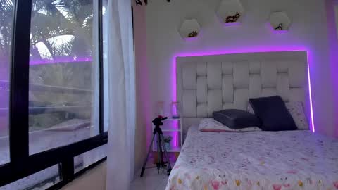 Shana online show from 02-04-25, 01:06