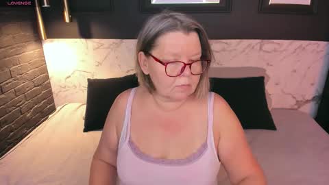 Shannon online show from 10-16-25, 05:19