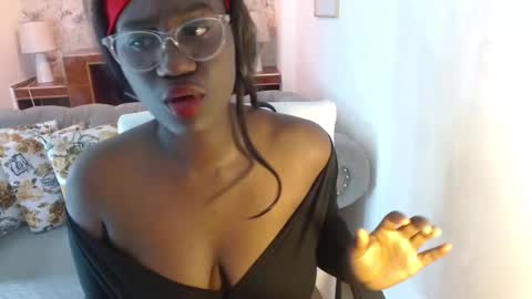 shanntall_tk online show from 02-24-25, 03:42