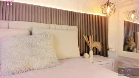 SHANON online show from 10-30-25, 07:14