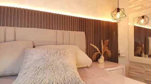 SHANON online show from 12-19-25, 09:00