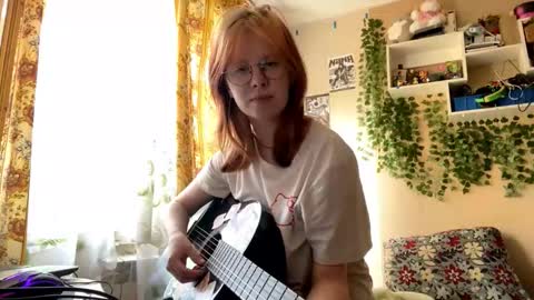 Kristin online show from 10-04-25, 10:24