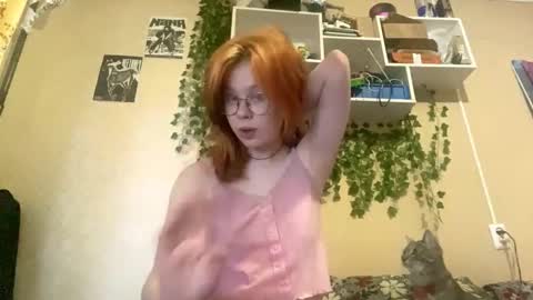 Kristin online show from 10-08-25, 03:04