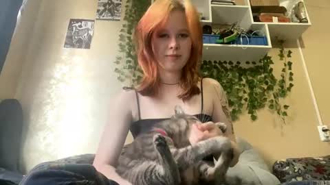 Kristin online show from 10-17-25, 06:05