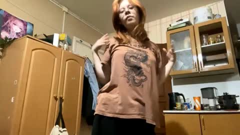 Kristin online show from 10-21-25, 04:35