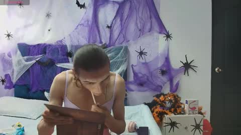 Snapshot of shantala_nastasiia chatting on 10-13-25, 01:00 shantala nastasiia online show from 10-13-25, 01:00