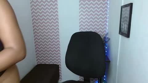 Snapshot of shantalcarson chatting on 11-07-25, 06:08 Dayana online show from 11-07-25, 06:08