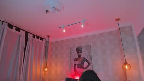 Snapshot of shantalll__ chatting on 12-17-25, 11:16 Shantal online show from 12-17-25, 11:16