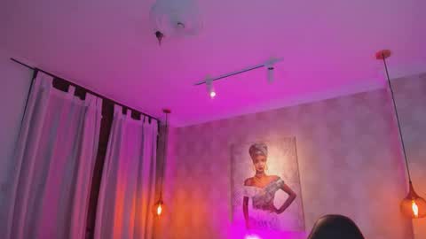 Snapshot of shantalll__ chatting on 01-12-26, 11:15 Shantal online show from 01-12-26, 11:15