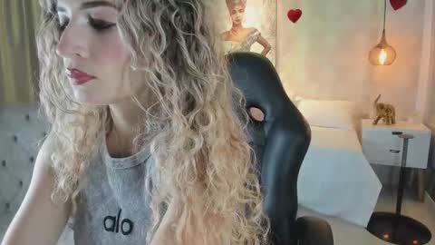 Snapshot of shantalll__ chatting on 02-20-26, 11:00 Shantal online show from 02-20-26, 11:00