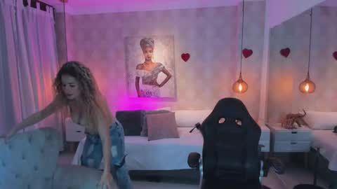 Snapshot of shantalll__ chatting on 03-13-26, 10:55 Shantal online show from 03-13-26, 10:55