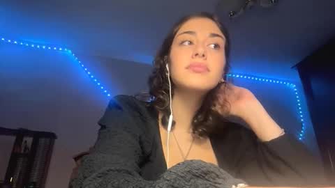 Snapshot of shantellemagnotta chatting on 11-02-25, 09:28 Shantel online show from 11-02-25, 09:28