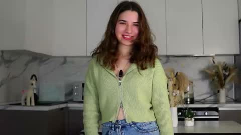 Snapshot of shapasser chatting on 10-11-25, 01:27 Ivy online show from 10-11-25, 01:27