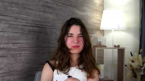 Snapshot of shapasser chatting on 10-16-25, 01:17 Ivy online show from 10-16-25, 01:17