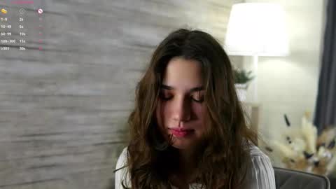 Snapshot of shapasser chatting on 10-18-25, 01:30 Ivy online show from 10-18-25, 01:30