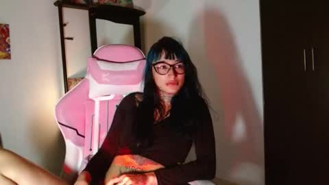 sharaross1 online show from 10-18-25, 01:30