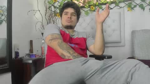 jhon deibyd online show from 10-13-25, 06:08