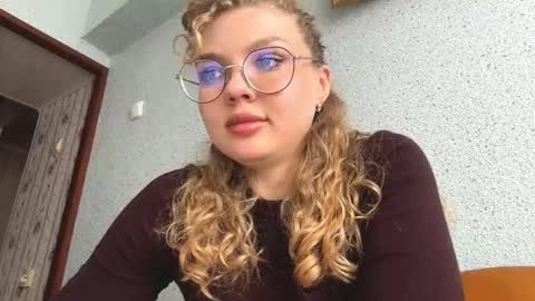 Lola online show from 03-26-26, 11:38