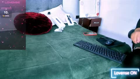 Snapshot of sharlott_3 chatting on 04-09-26, 01:05 sharlott_3 online show from 04-09-26, 01:05