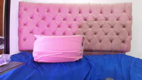 Sharlott online show from 12-30-24, 06:05