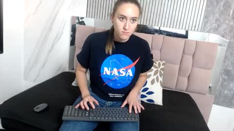 Sara online show from 11-30-25, 12:09