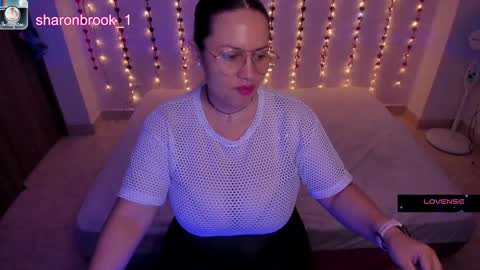 Snapshot of sharon_brook chatting on 12-18-24, 02:53 sharon_brook online show from 12-18-24, 02:53
