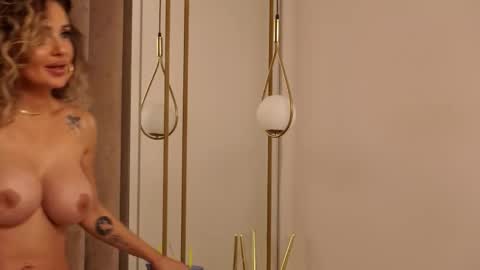 Snapshot of sharonstarrx chatting on 11-10-25, 10:09 SharonStarr online show from 11-10-25, 10:09