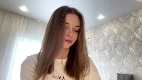 Miroslava online show from 09-15-25, 04:23