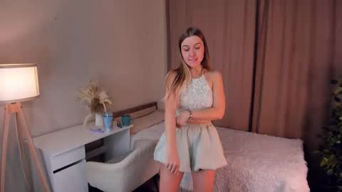 Snapshot of sharronsaephan chatting on 10-15-25, 01:39 sharronsaephan online show from 10-15-25, 01:39