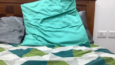 Snapshot of shash2014 chatting on 12-04-24, 03:10 Shashii online show from 12-04-24, 03:10