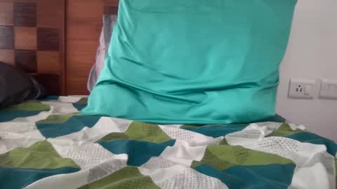 Snapshot of shash2014 chatting on 02-15-25, 11:17 Shashii online show from 02-15-25, 11:17