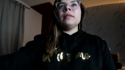 SASHA BLOOM online show from 09-14-25, 02:22