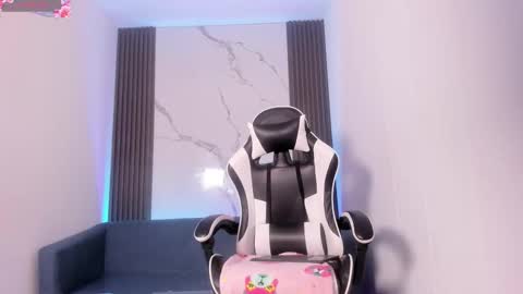 Lady Shauna online show from 10-20-25, 06:14