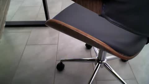 Snapshot of shaved4good chatting on 12-31-24, 06:57 shaved4good online show from 12-31-24, 06:57