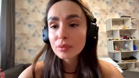 Snapshot of shawndanavin chatting on 10-14-25, 07:20 May online show from 10-14-25, 07:20