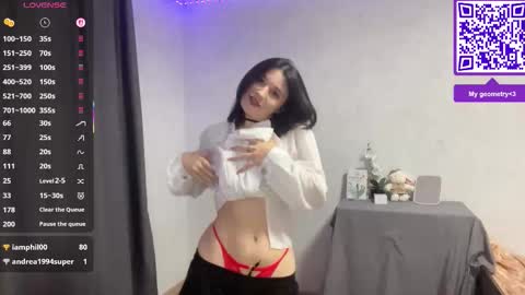 Snapshot of shawndanavin chatting on 10-31-25, 03:13 May online show from 10-31-25, 03:13