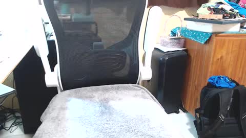 Snapshot of shawntl chatting on 12-27-24, 10:05 Shawn online show from 12-27-24, 10:05