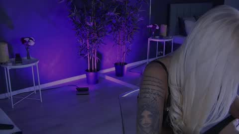 Snapshot of shayblonde chatting on 01-30-25, 11:55 shayblonde online show from 01-30-25, 11:55