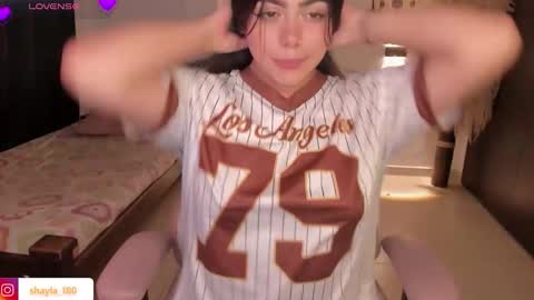 Snapshot of shayla_18 chatting on 10-17-25, 04:26 dalila online show from 10-17-25, 04:26