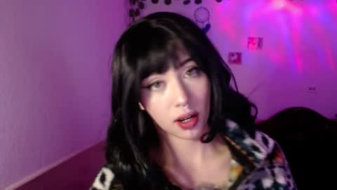 Shayla 3 online show from 12-15-25, 11:14