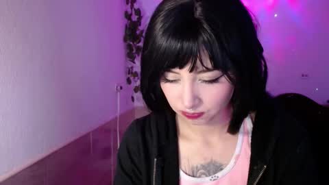 Shayla 3 online show from 12-19-25, 12:12