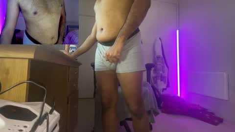 Snapshot of shdrz224 chatting on 09-19-25, 11:05 Shad online show from 09-19-25, 11:05