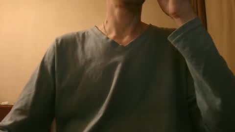 Snapshot of shedevr02 chatting on 12-01-25, 05:07 Roger online show from 12-01-25, 05:07