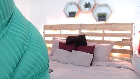 Snapshot of sheila_reeves27 chatting on 12-18-24, 08:14 Sheila Reeves online show from 12-18-24, 08:14